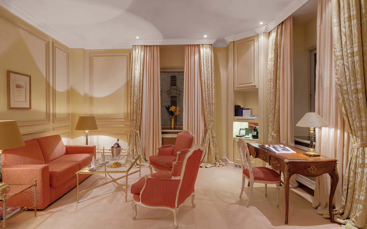 Wohnraum Suite Königshof München